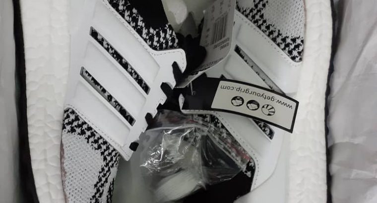 Addidas Ultra boost SNS