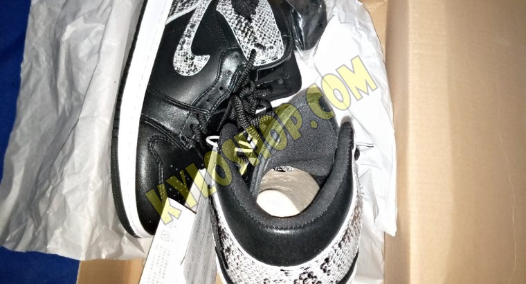 Air Jordan J1 Sneakers
