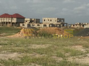 ESTATE PLOT AT COMMUNITY 25 FOR SALE