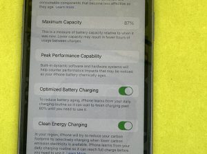 IPhone 11 64GB factory unlocked ID 711