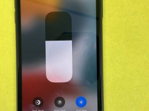 IPhone 11 64GB factory unlocked ID 811