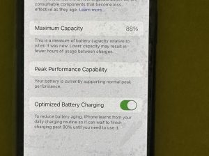 IPhone X 64GB Factory unlocked ID 92