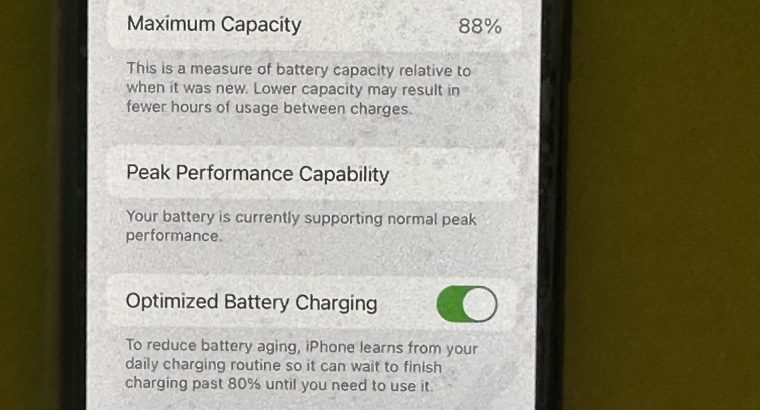 IPhone X 64GB Factory unlocked ID 92