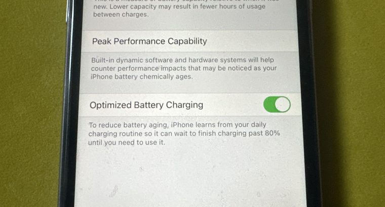 IPhone 11 64GB factory unlocked ID 987