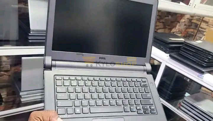 Dell latitude 3330 core i3 4th gen (Screen touch)