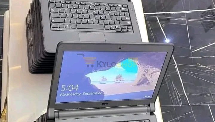 Dell latitude 3330 core i3 4th gen (Screen touch)