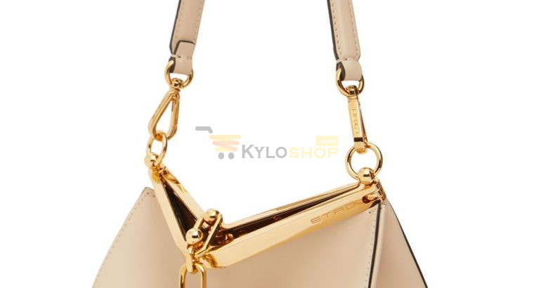 Doro’s Clossette