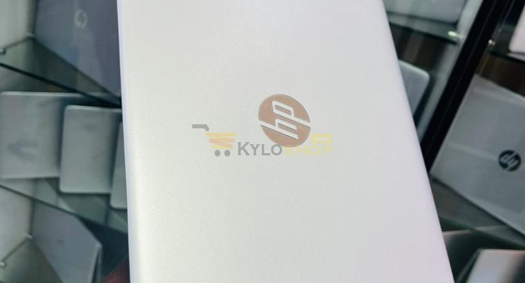 *HP EliteBook 820 G4*