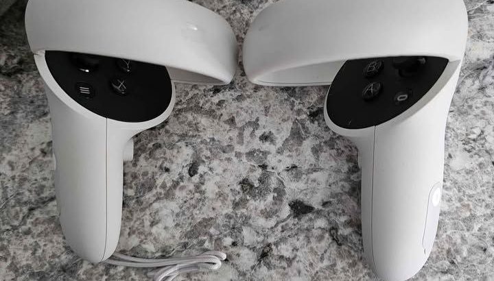 Oculus META Quest 2 with Case