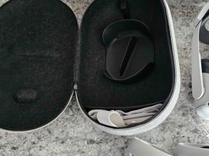 Oculus META Quest 2 with Case
